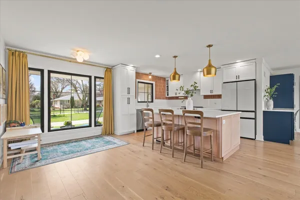 $1,249,000 | 1975 Valley View Road, Northfield, IL 60093