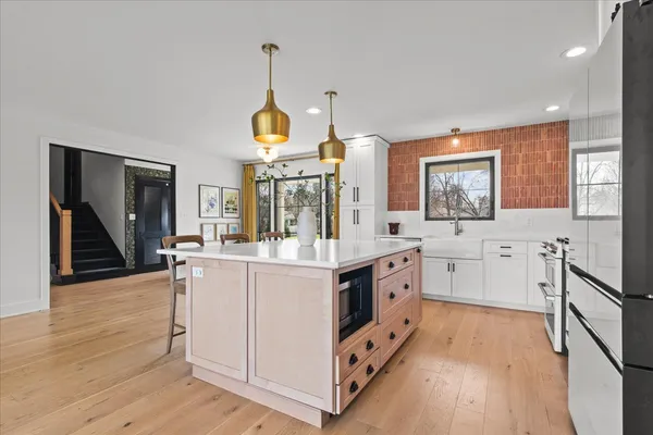 $1,249,000 | 1975 Valley View Road, Northfield, IL 60093