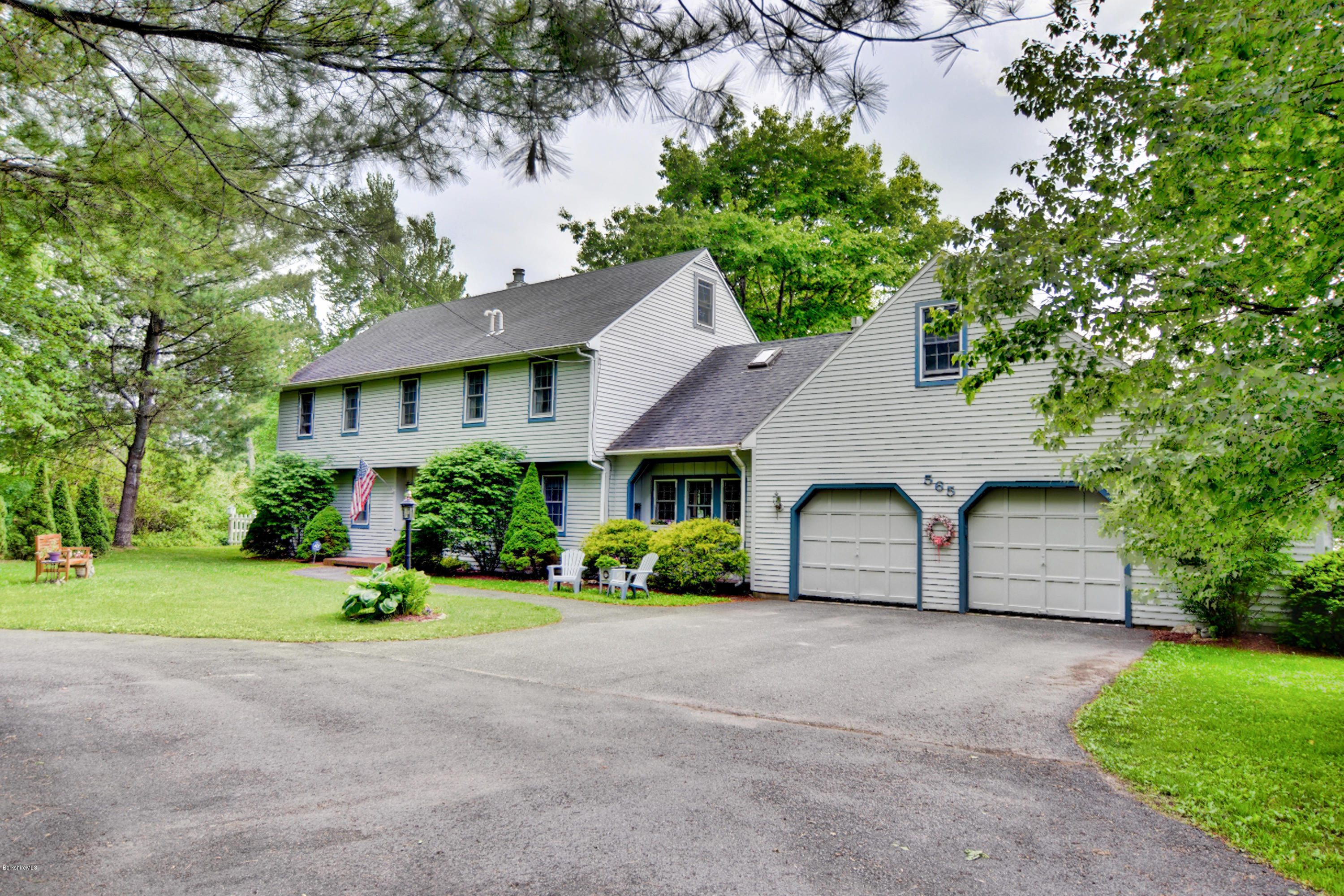 565 Pecks Road Pittsfield, MA 01201 - Photo 2 of 48 DSC_0411-1