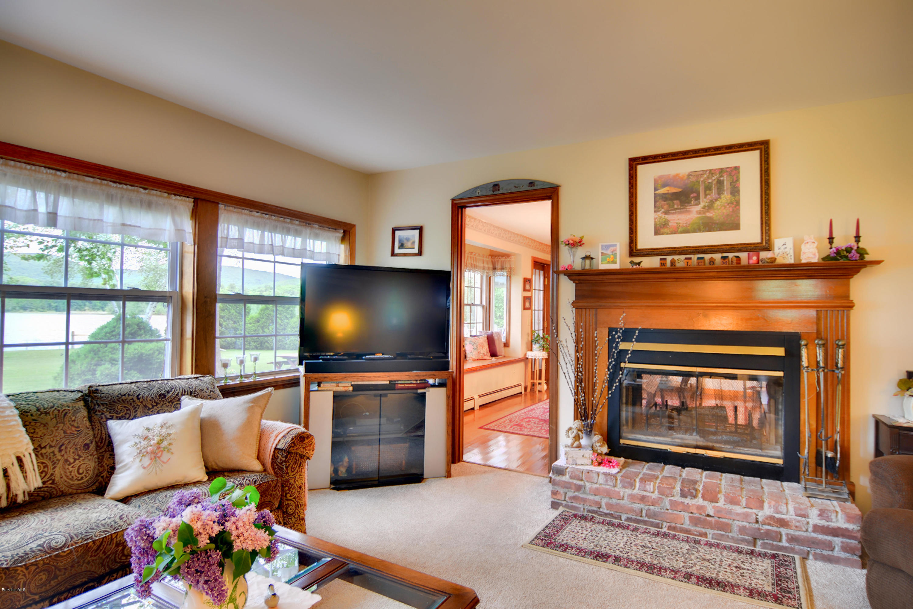 565 Pecks Road Pittsfield, MA 01201 - Photo 14 of 48 DSC_0289-1