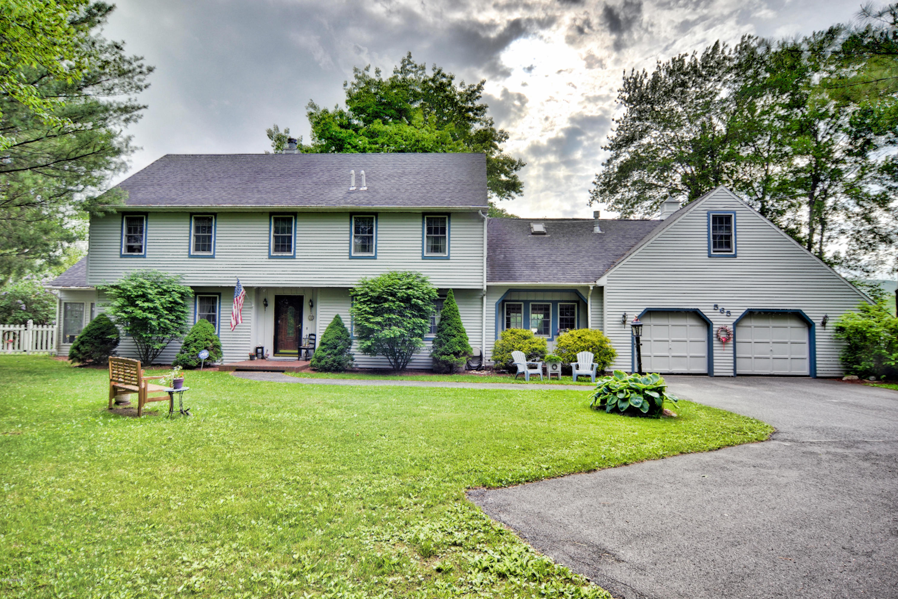 565 Pecks Road Pittsfield, MA 01201 - Photo 3 of 48 DSC_0414-1