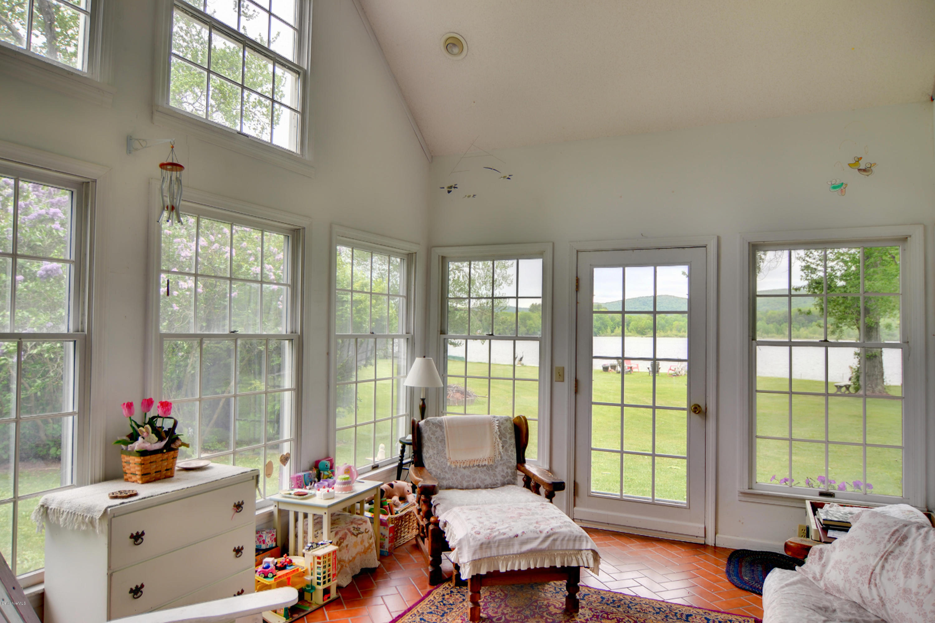 565 Pecks Road Pittsfield, MA 01201 - Photo 26 of 48 DSC_0268-1