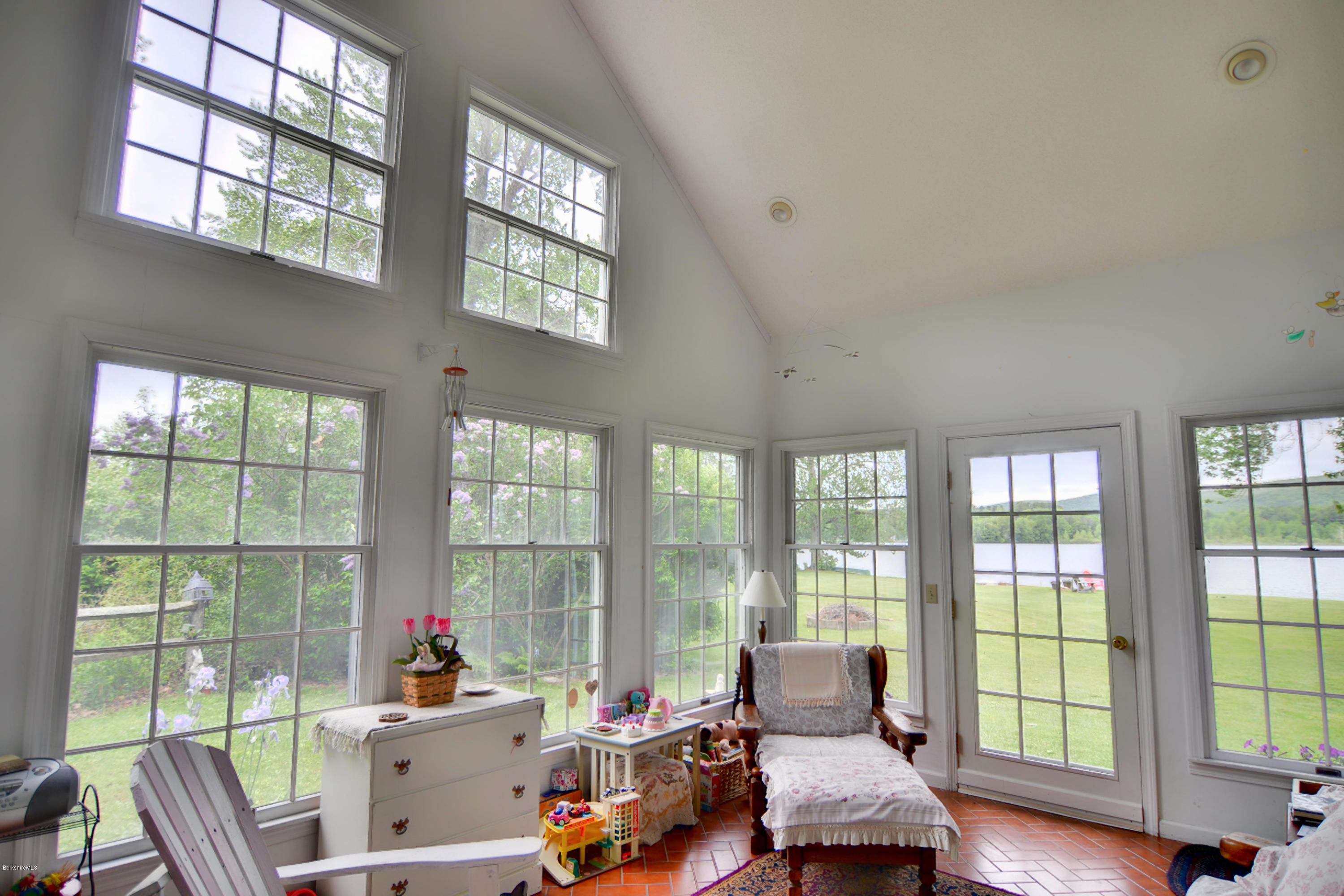 565 Pecks Road Pittsfield, MA 01201 - Photo 27 of 48 DSC_0271-1