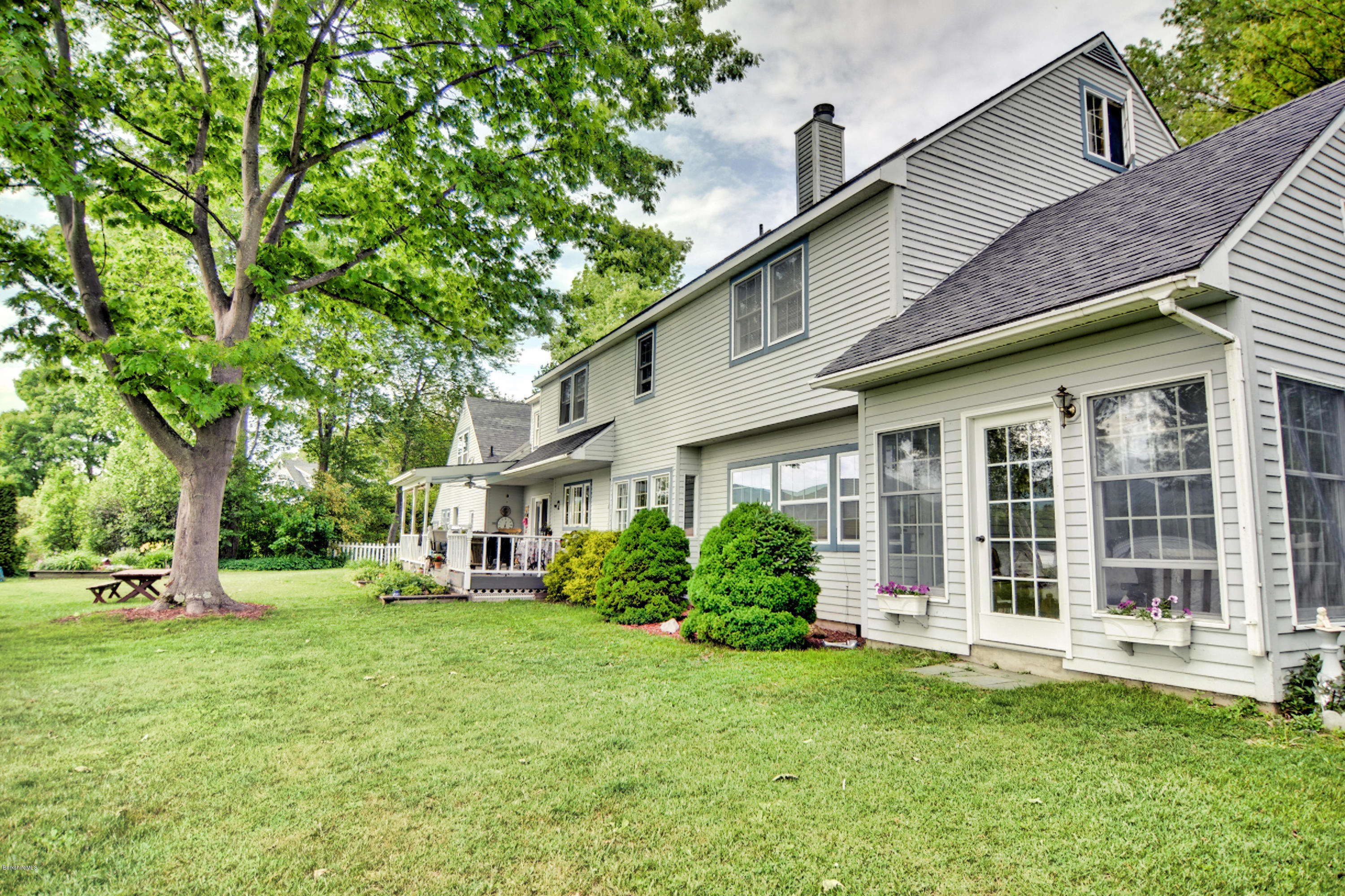 565 Pecks Road Pittsfield, MA 01201 - Photo 4 of 48 DSC_0420-1