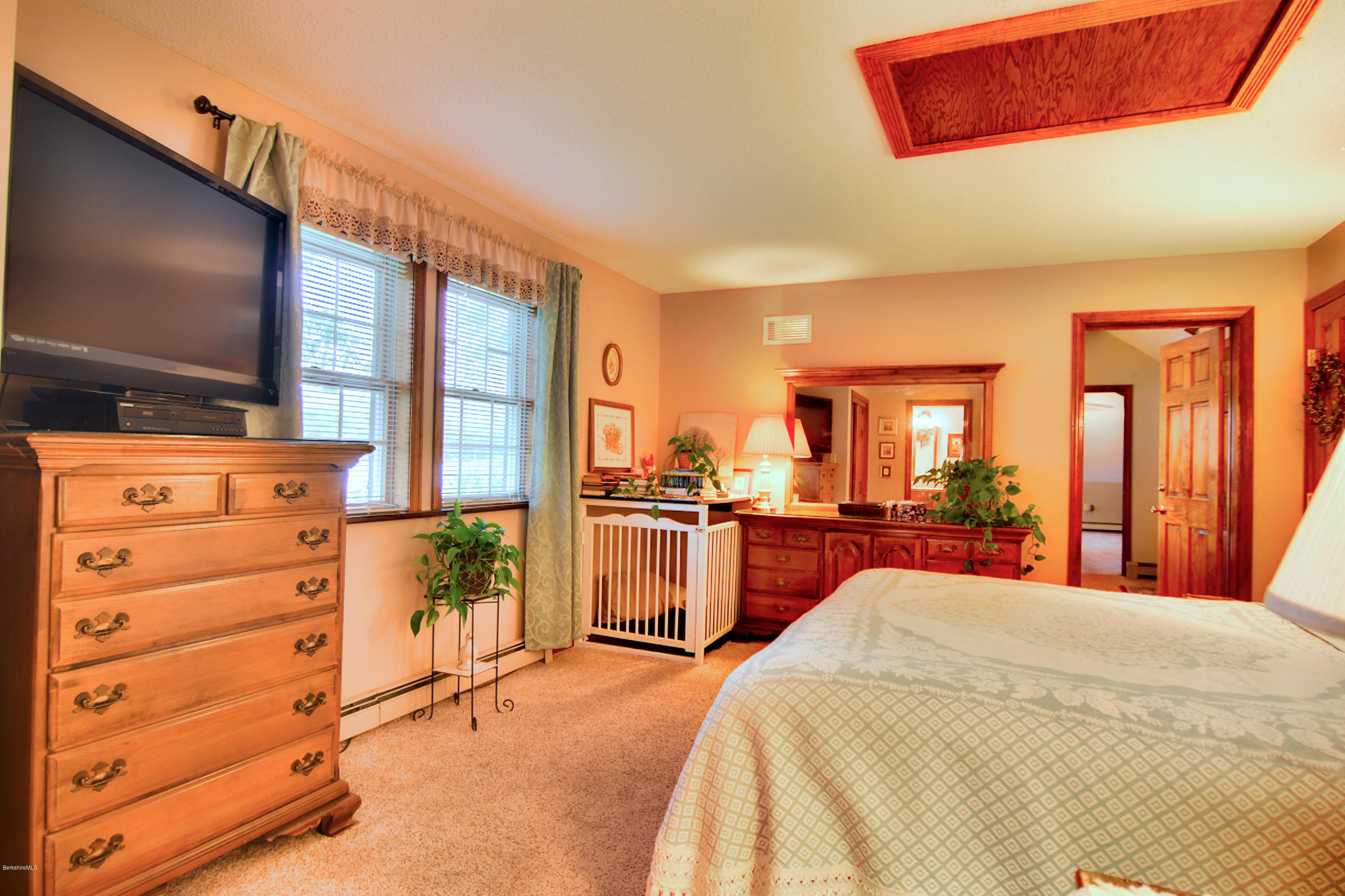 565 Pecks Road Pittsfield, MA 01201 - Photo 34 of 48 DSC_0370-1