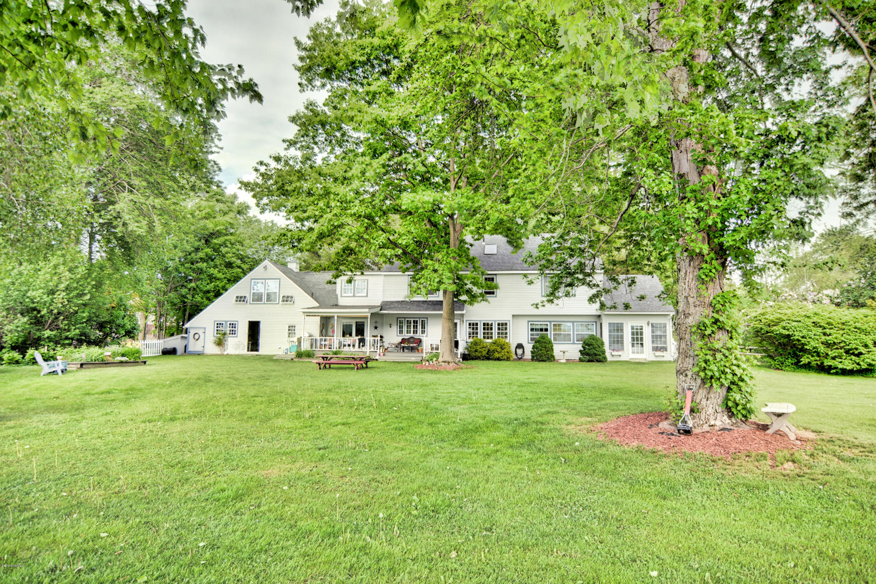 565 Pecks Road Pittsfield, MA 01201 - Photo 5 of 48 DSC_0432-1