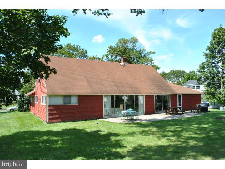 38 Round Hill Road Levittown, PA 19056 - Photo 6 of 11 Exterior Back