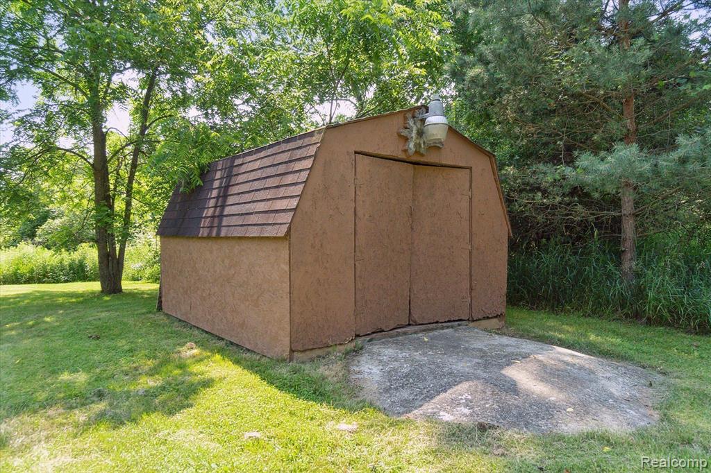 1746 Gulley Road Howell, MI 48843 - Photo 38 of 40