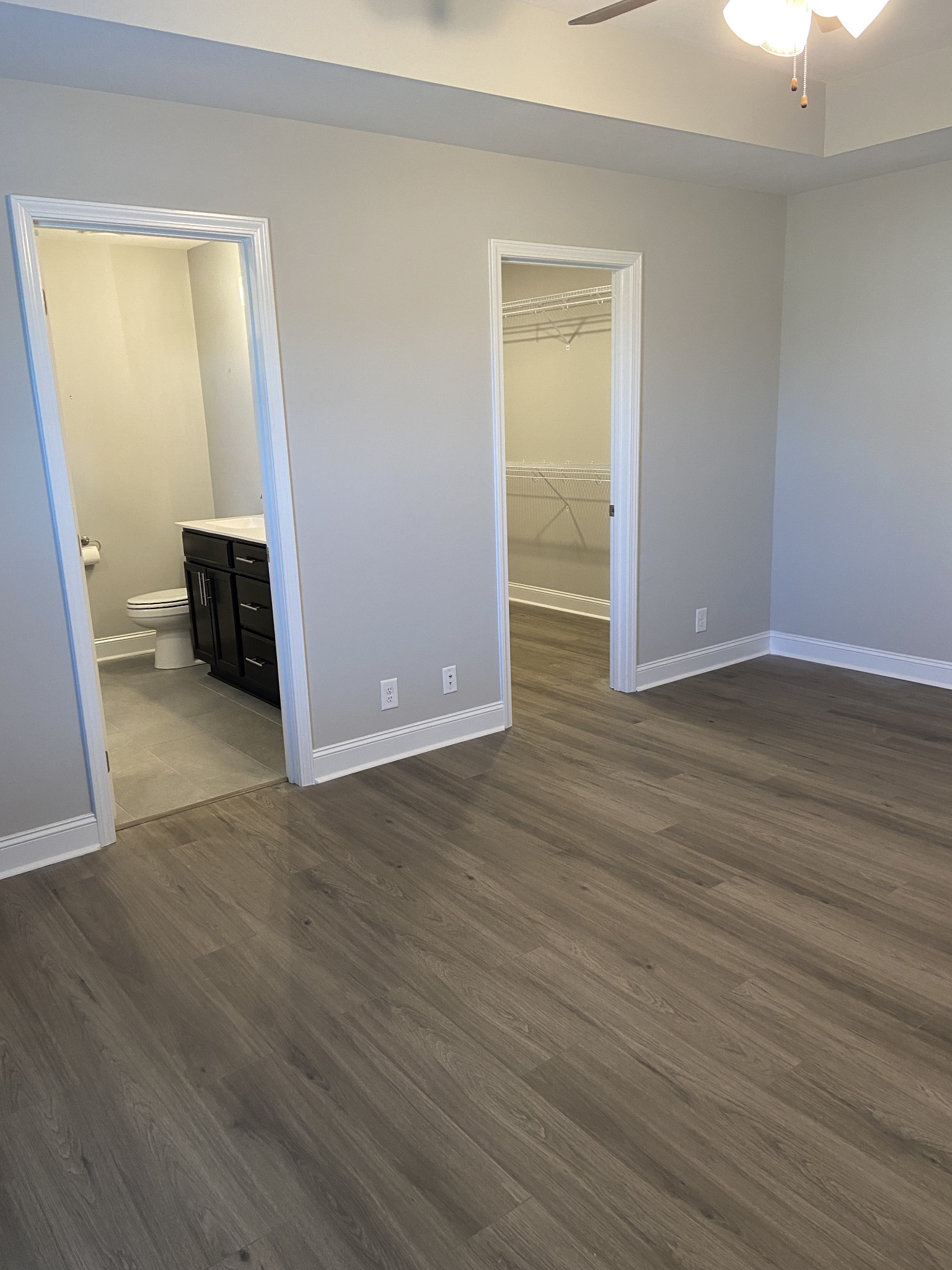 211 King Road Clarksville, TN 37042 - Photo 15 of 35 an empty room with wooden floor and closet