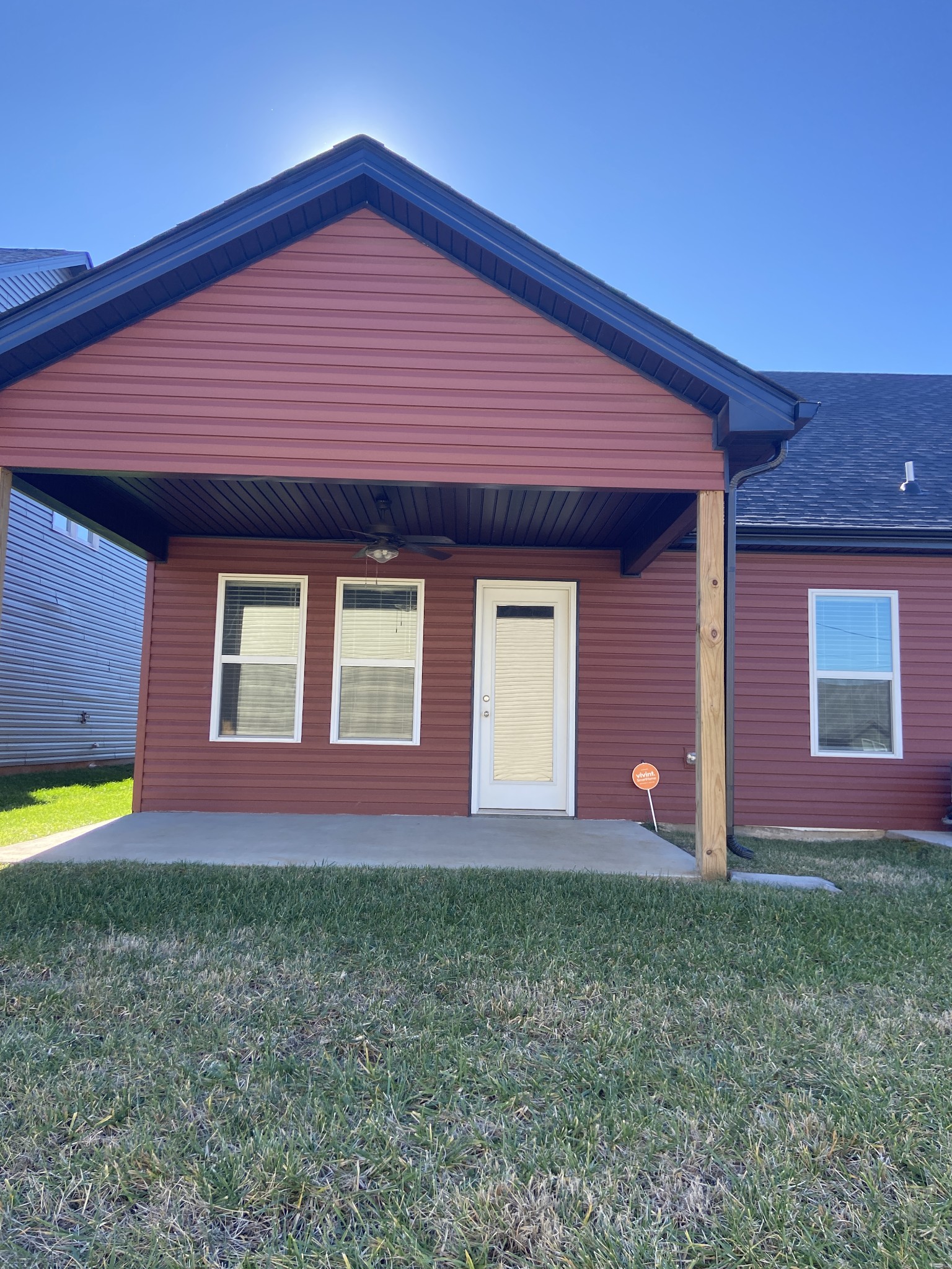 211 King Road Clarksville, TN 37042 - Photo 35 of 35 a front view of house with yard