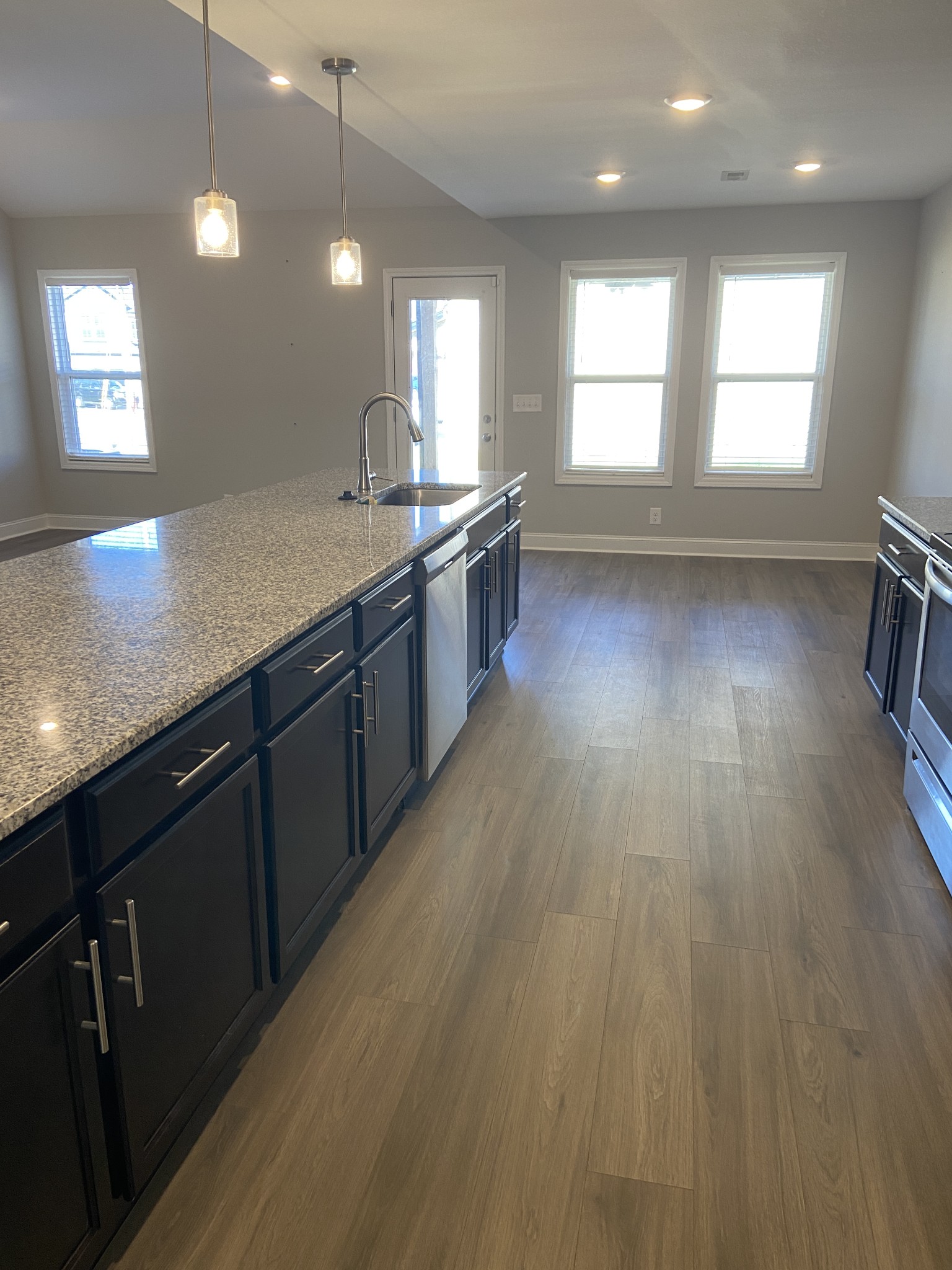 211 King Road Clarksville, TN 37042 - Photo 7 of 35 a open kitchen with lots of counter space