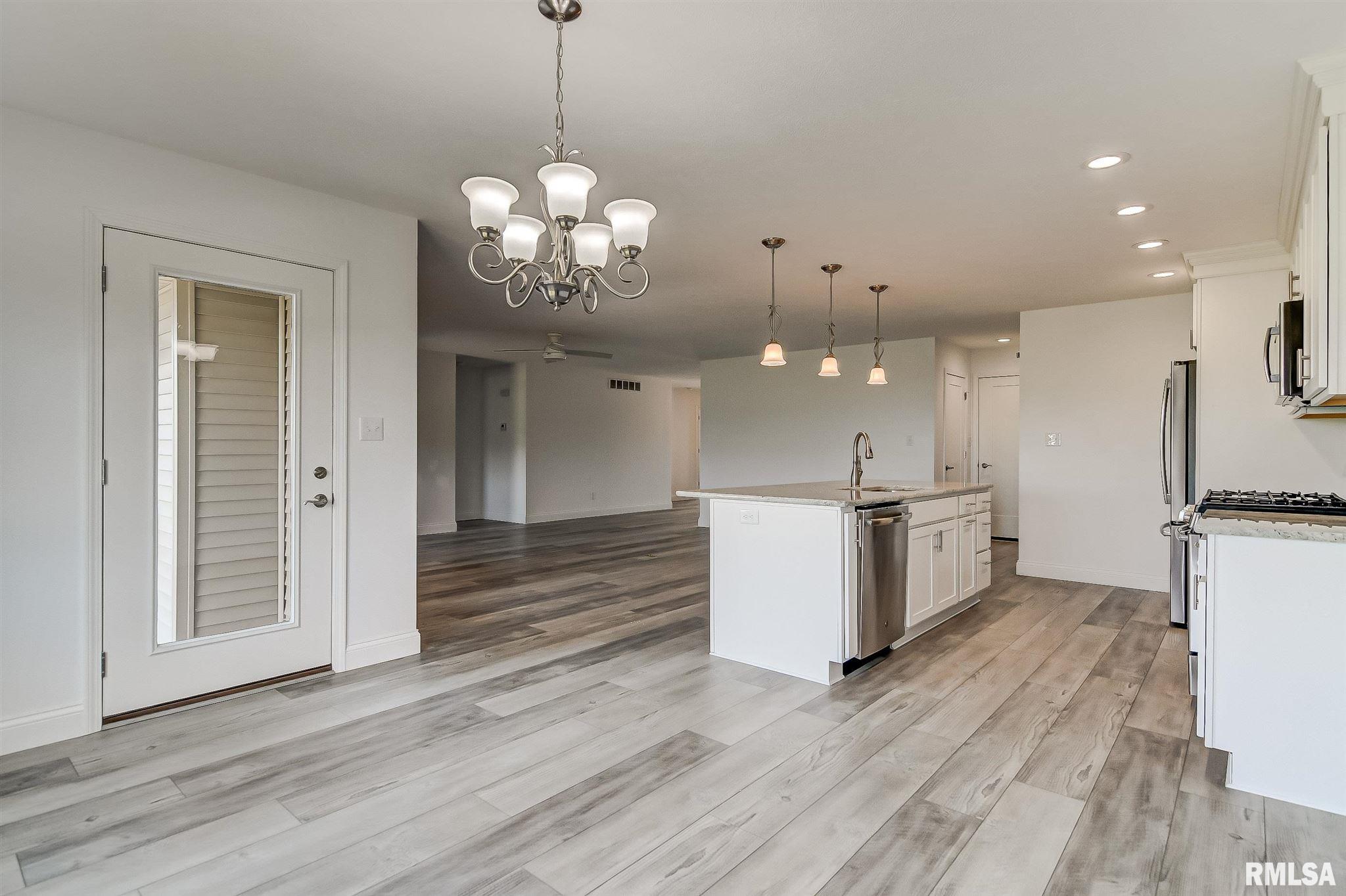 4502 Castle Pines Drive Springfield, IL 62711 - Photo 13 of 26 Gallery Image 13
