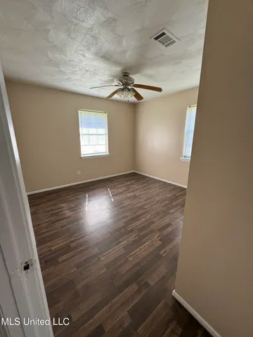 $1,105 | 9701 Highway 613, Moss Point, MS 39562