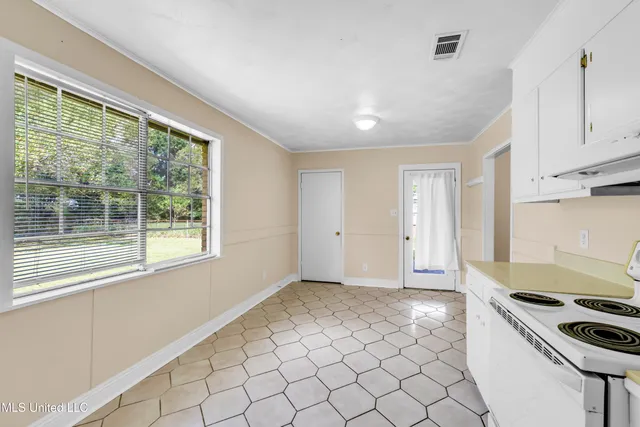 $1,150 | 9701 Highway 613, Moss Point, MS 39562