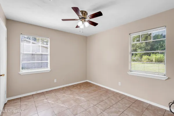 $1,095 | 9701 Highway 613, Moss Point, MS 39562
