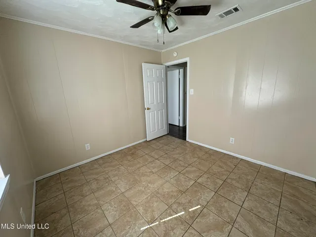 $1,105 | 9701 Highway 613, Moss Point, MS 39562