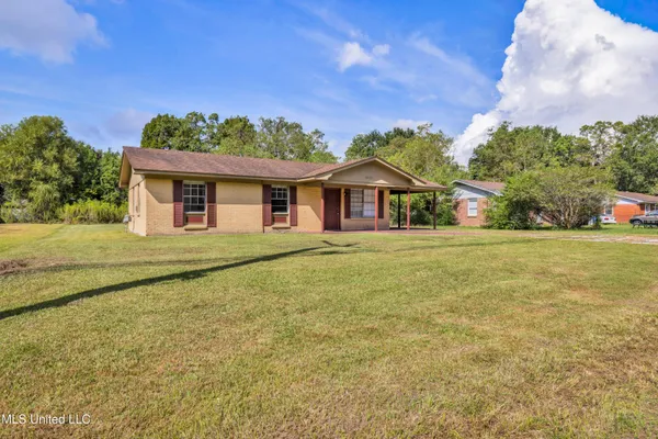$1,095 | 9701 Highway 613, Moss Point, MS 39562
