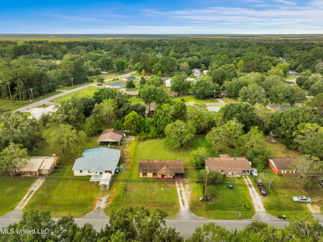 $1,150 | 9701 Highway 613, Moss Point, MS 39562