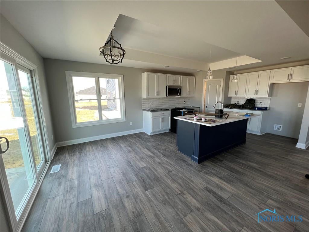 214 Avilyn Road Oregon, OH 43616 - Photo 6 of 7 Gallery Image 6