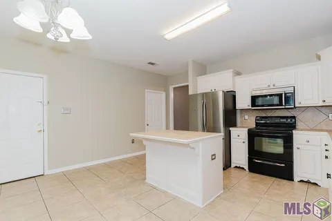 $250,000 | 40417 Cross Creek Avenue, Gonzales, LA 70737