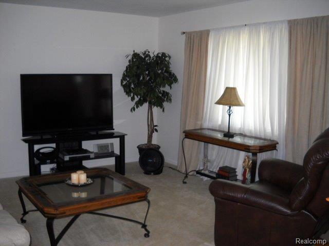 14427 Goutz Road Monroe, MI 48161 - Photo 5 of 24 DSCN0638.jpg