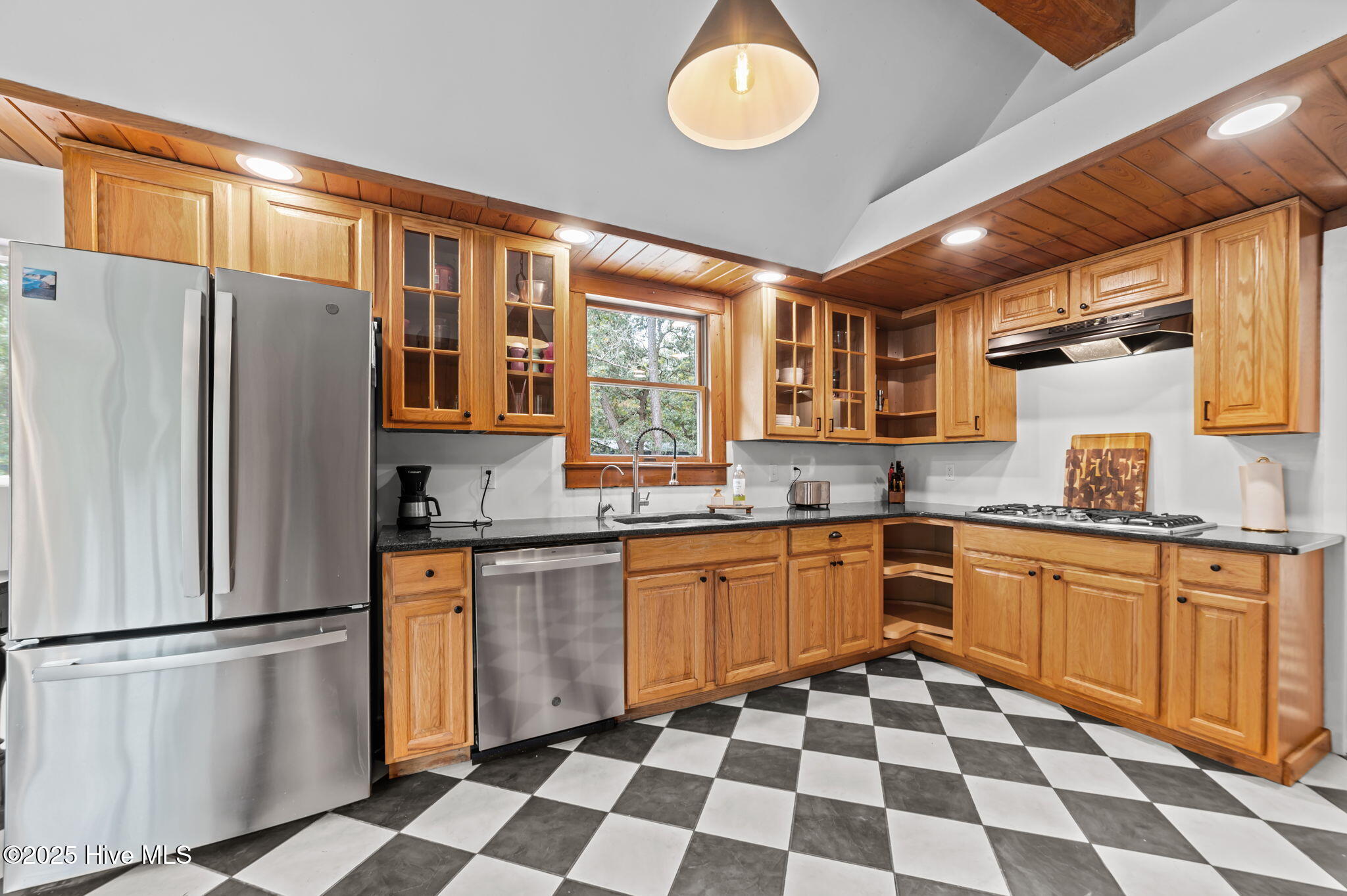 637 Hardison Road Bath, NC 27808 - Photo 11 of 48 1 Kitchenn cabinets