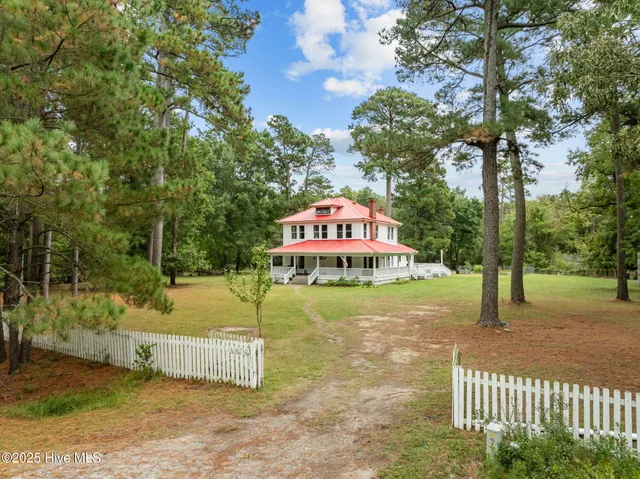 $440,000 | 637 Hardison Road, Bath, NC 27808