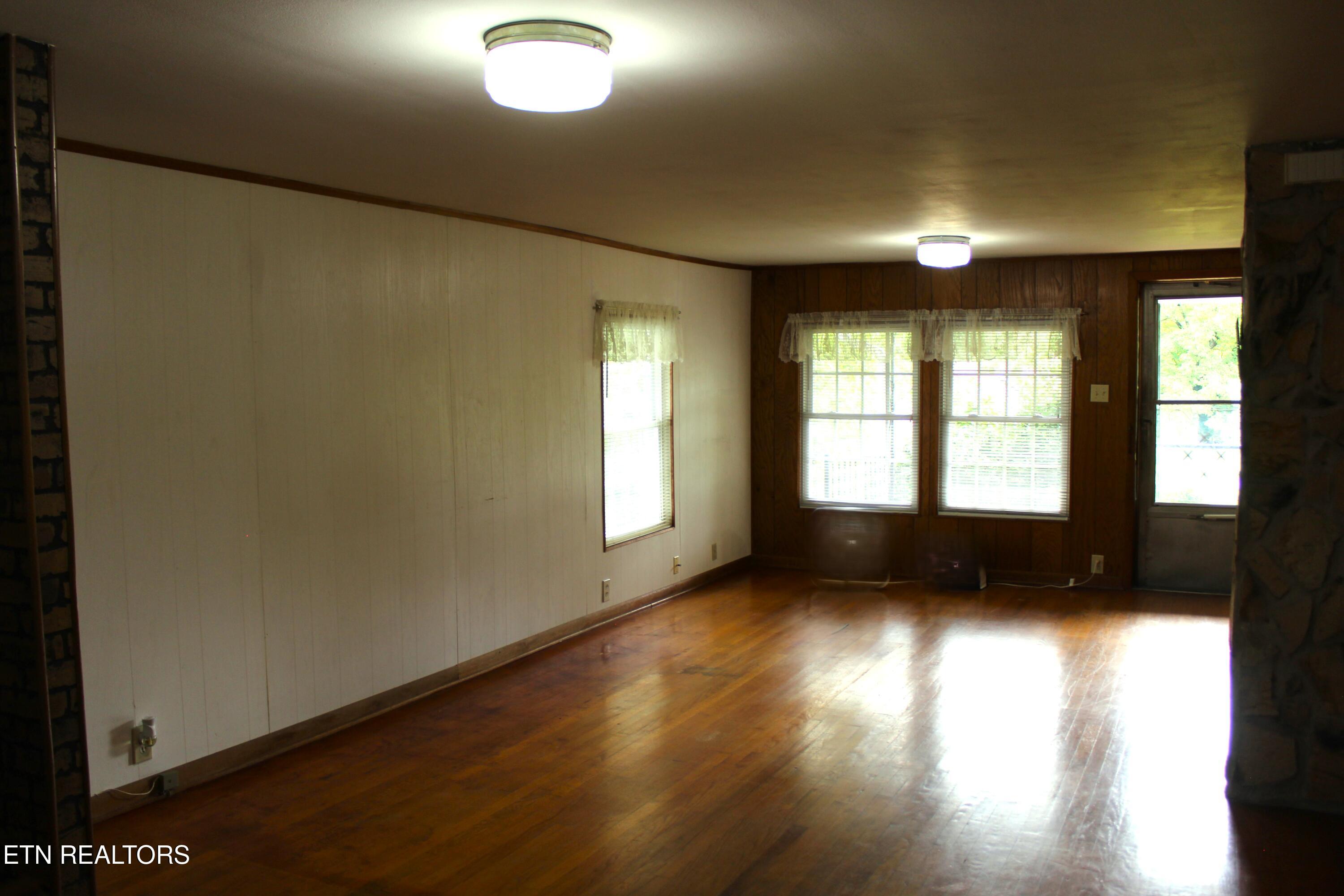 1507 Paris Road Knoxville, TN 37912 - Photo 14 of 29 IMG_5328