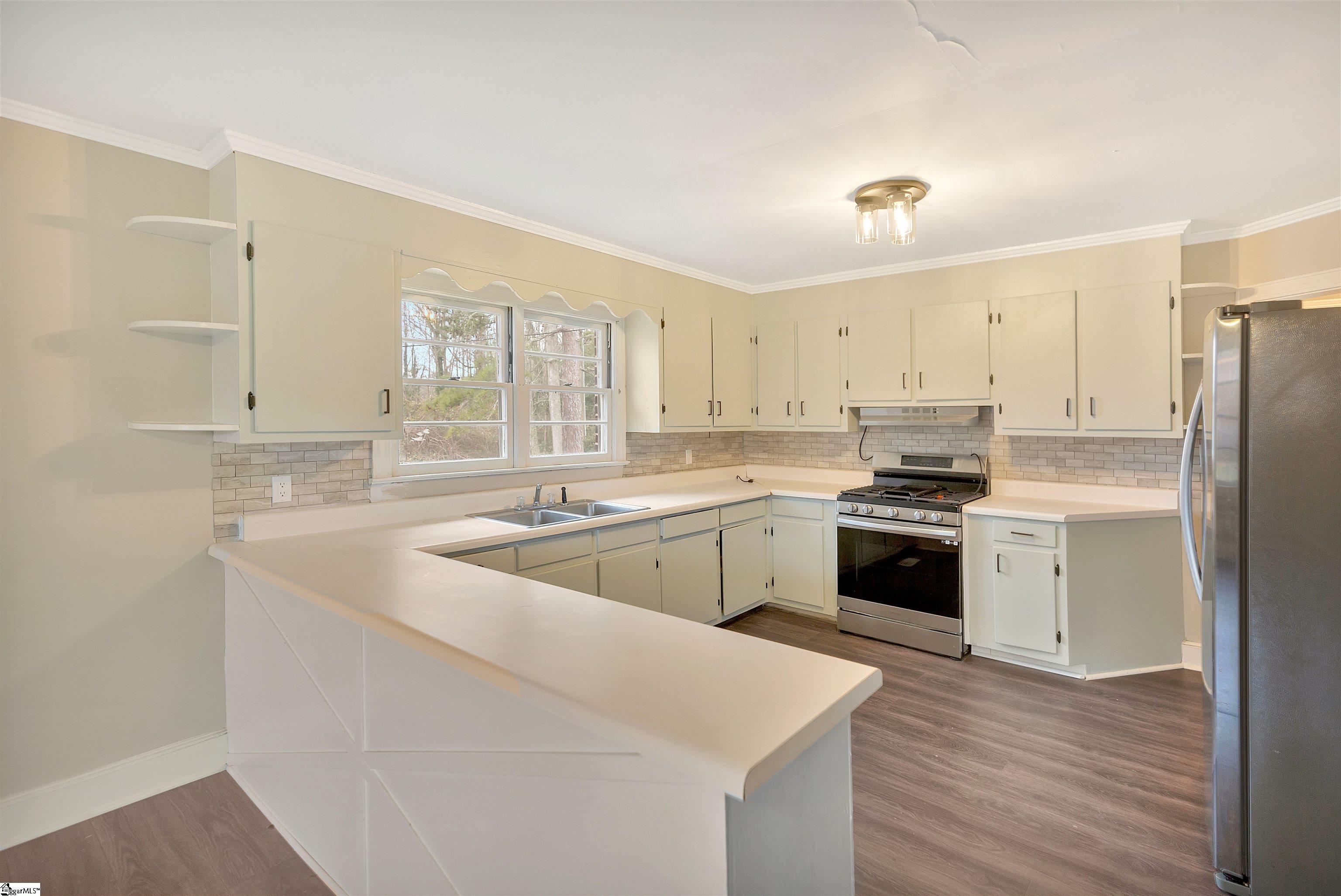 701 West Greer Street Honea Path, SC 29654 - Photo 11 of 23