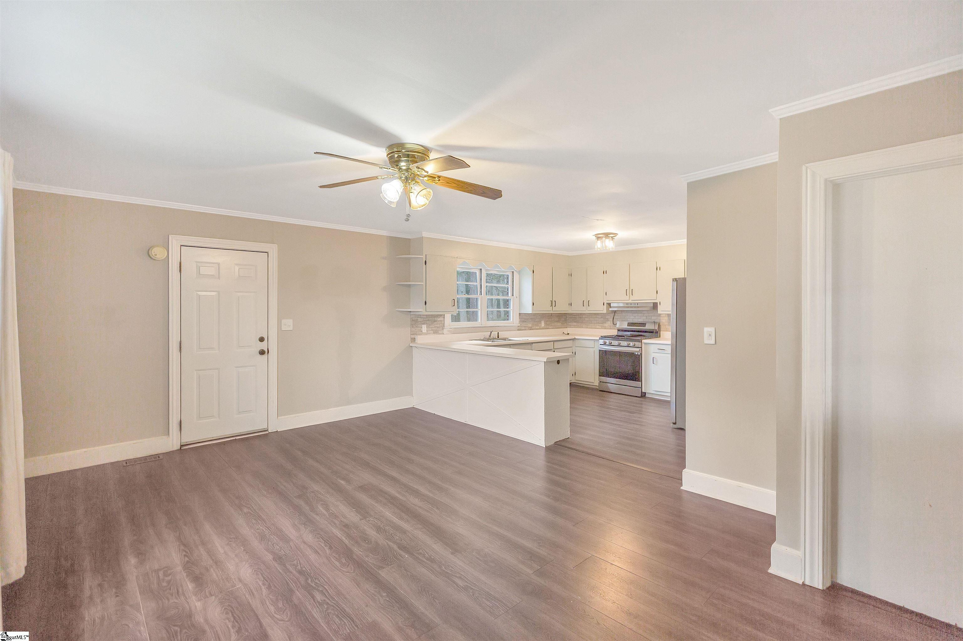 701 West Greer Street Honea Path, SC 29654 - Photo 9 of 23