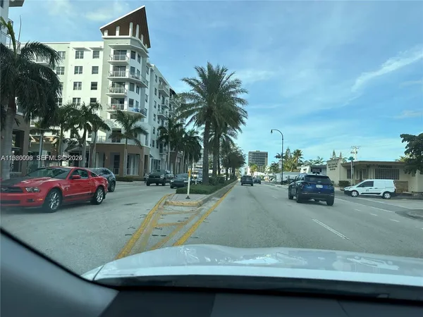 $1,800 | 514 Northeast 4th Avenue, Unit 514, Hallandale Beach, FL 33009