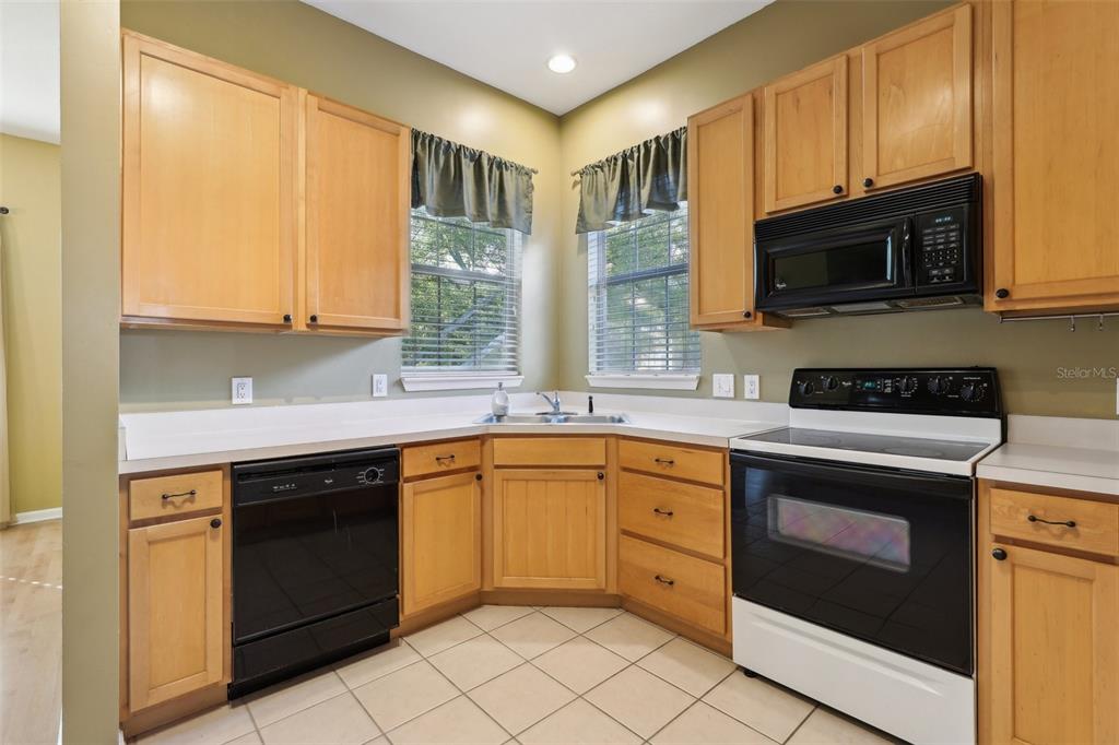 7624 Bayport Road, Unit 40 Orlando, FL 32819 - Photo 9 of 33