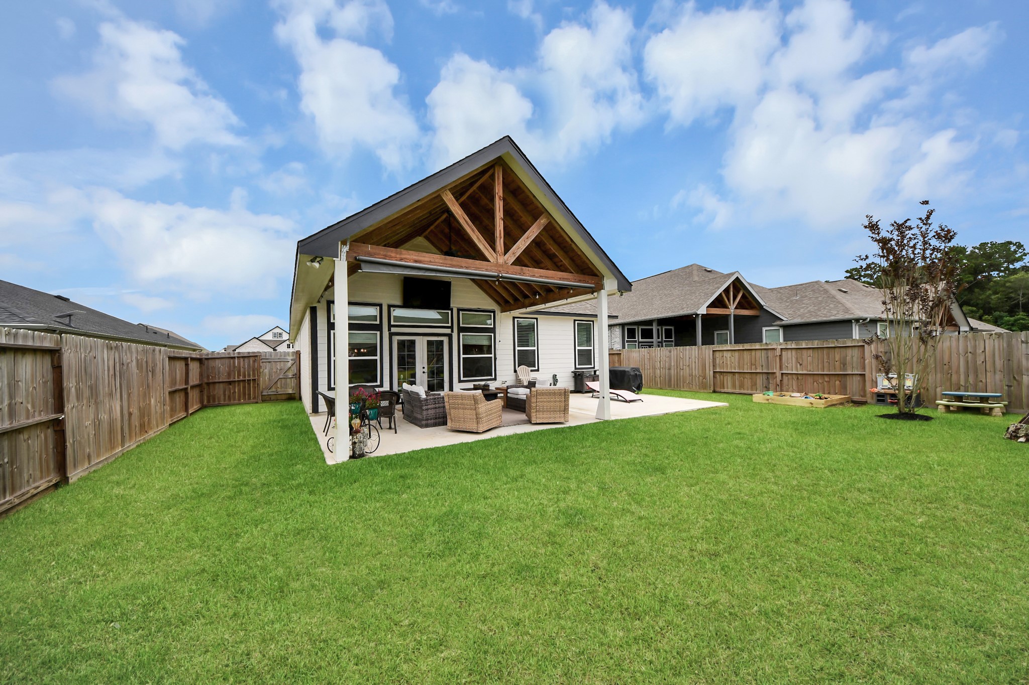 111 Alder Loop Anahuac, TX 77514 - Photo 24 of 50