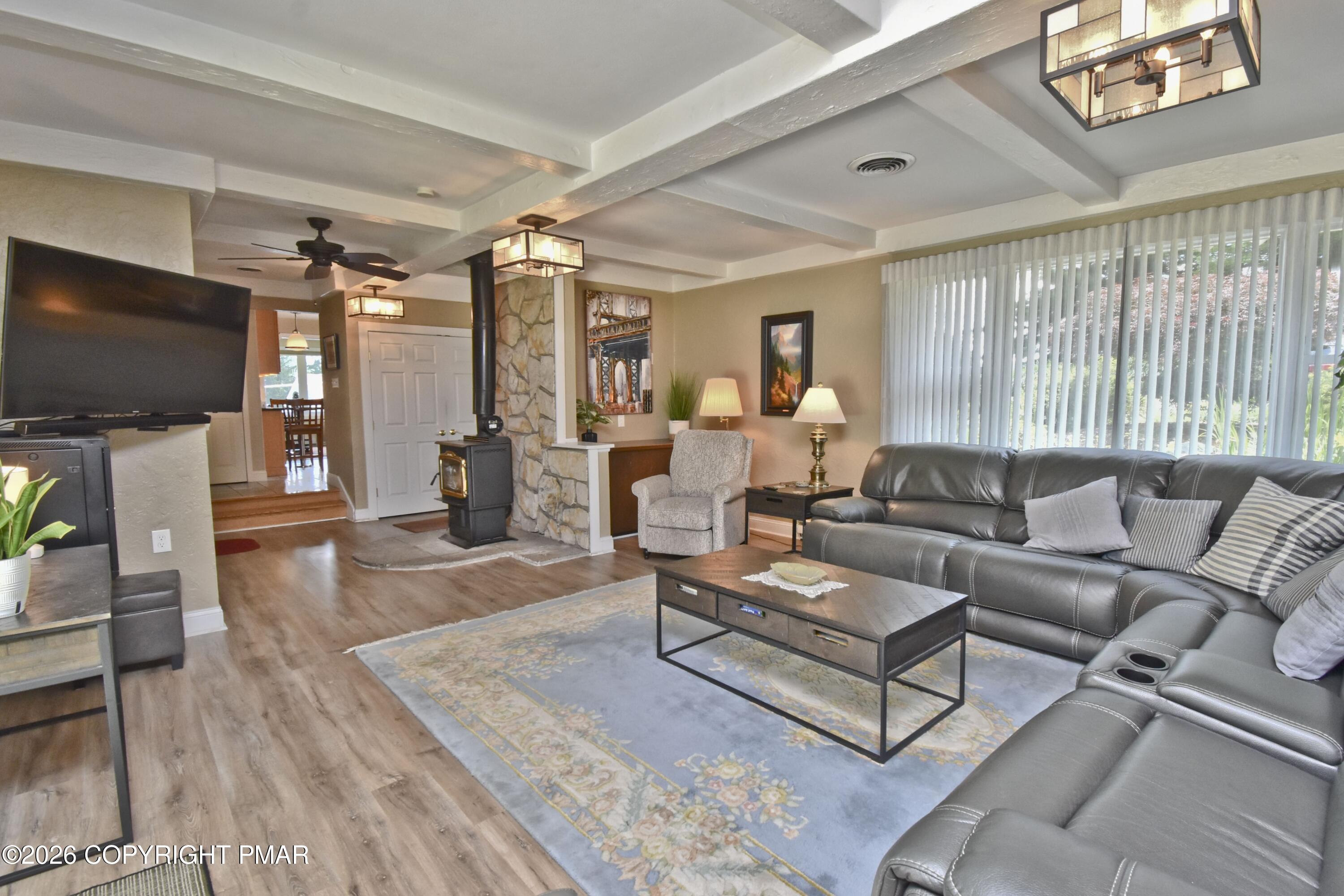 7515 Old Coach Road Stroudsburg, PA 18360 - Photo 8 of 59 2 Family Room (6)