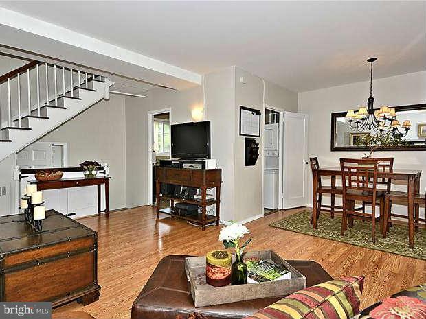 1625 Ripon Place, Unit 835 Alexandria, VA 22302 - Photo 12 of 29 Living Room & Dining Room