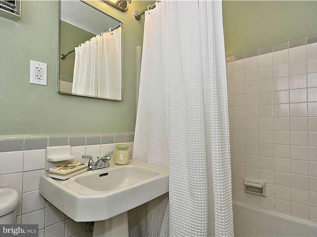 1625 Ripon Place, Unit 835 Alexandria, VA 22302 - Photo 19 of 29 Bath