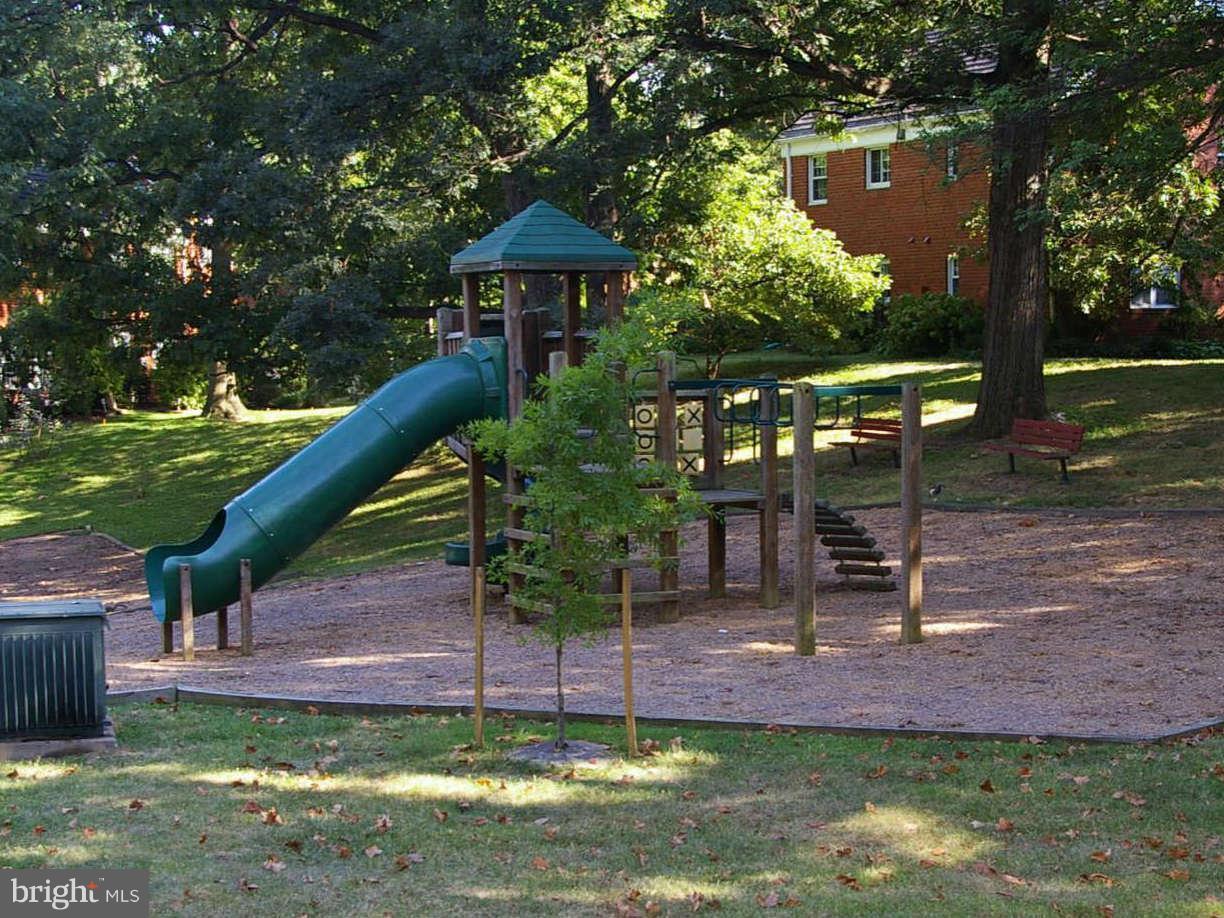 1625 Ripon Place, Unit 835 Alexandria, VA 22302 - Photo 23 of 29 Community Playground