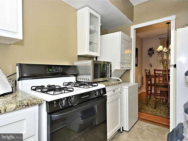 1625 Ripon Place, Unit 835 Alexandria, VA 22302 - Photo 4 of 29 Kitchen with new Washer and Dryer
