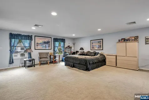$925,000 | 799 Millbrook Road, River Edge, NJ 07661