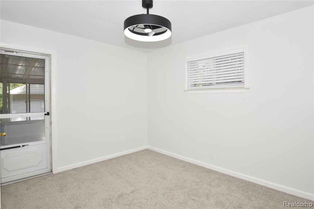 2261 Dunstable Road Birmingham, MI 48009 - Photo 20 of 39