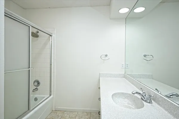 $3,100 | 105 Crescent Bluff, Austin, TX 78734