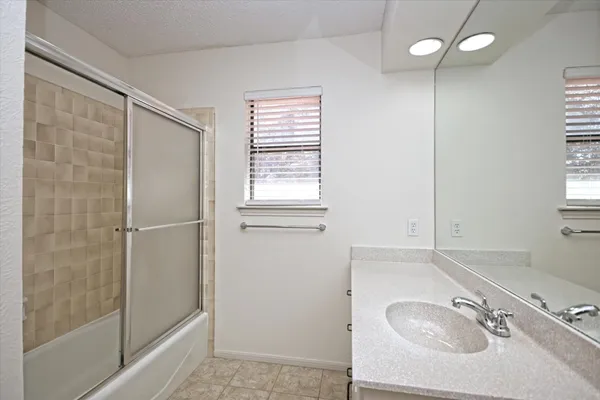 $3,100 | 105 Crescent Bluff, Austin, TX 78734