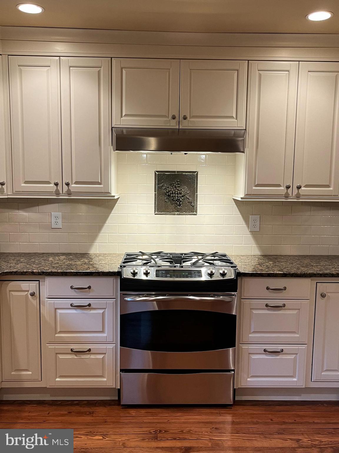 314 North Stanwick Road Moorestown, NJ 08057 - Photo 12 of 38 Kitchen - Decorative Backsplash