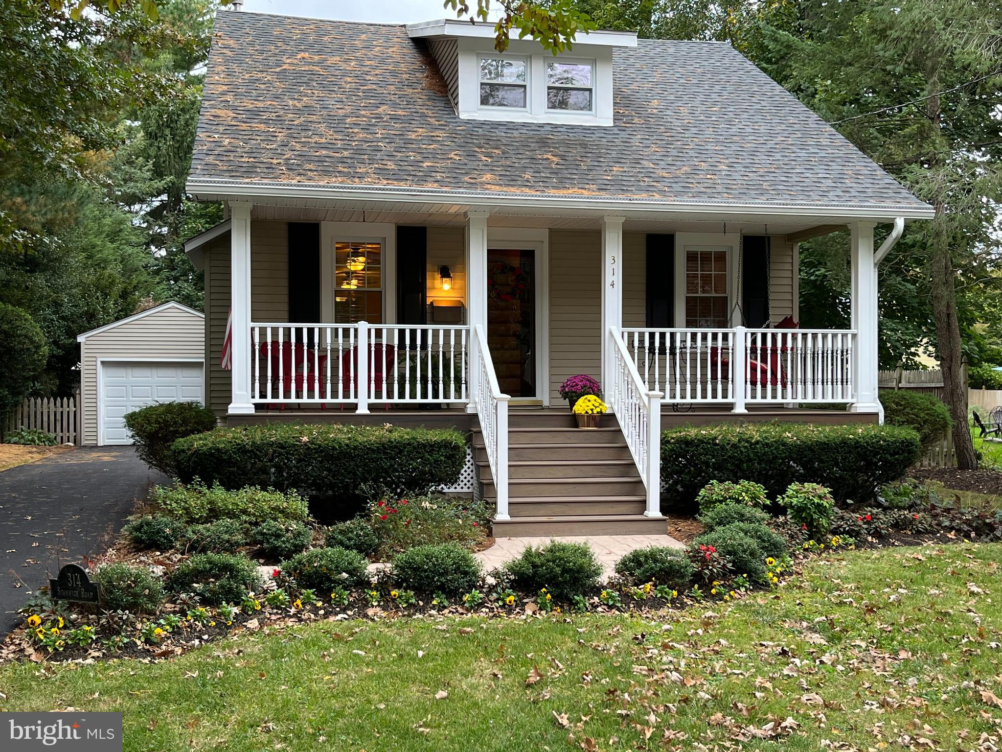 314 North Stanwick Road Moorestown, NJ 08057 - Photo 2 of 38 Open Front Porch