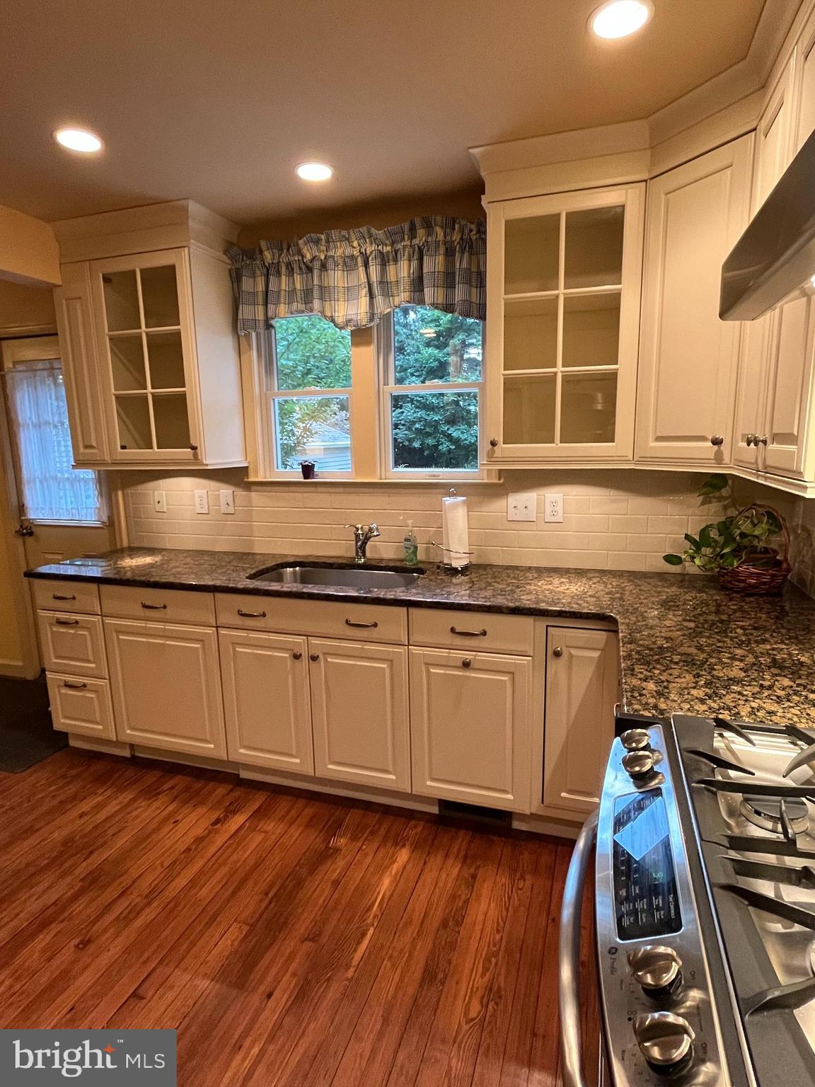 314 North Stanwick Road Moorestown, NJ 08057 - Photo 9 of 38 Kitchen - Natural Lighting