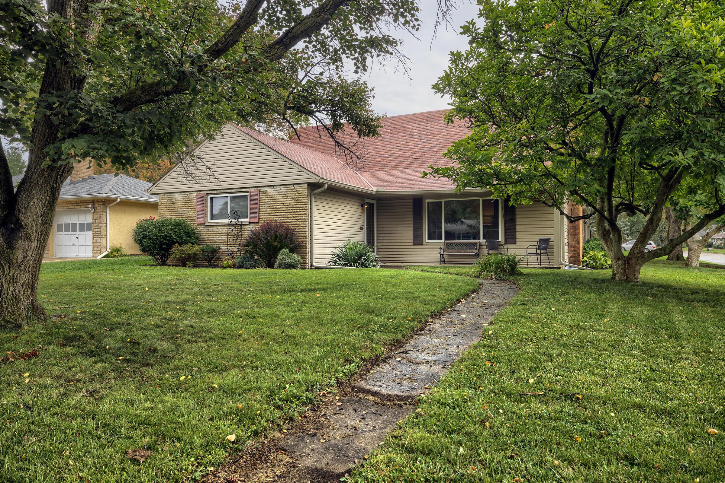 1230 Kenwick Road Columbus, OH 43209 - Photo 2 of 9 Gallery Image 2
