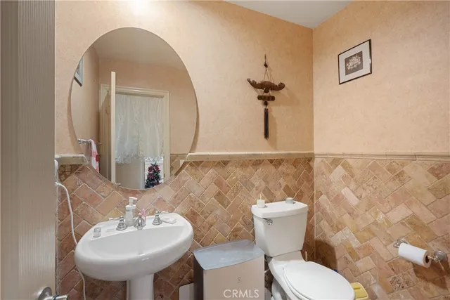 $1,180,000 | 6800 Knightsbridge Court, Eastvale, CA 92880