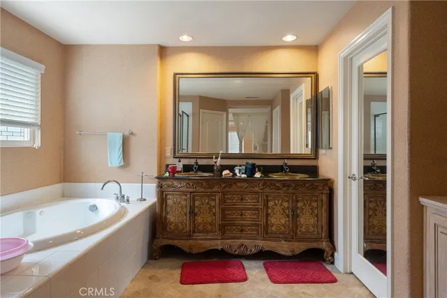 $1,180,000 | 6800 Knightsbridge Court, Eastvale, CA 92880