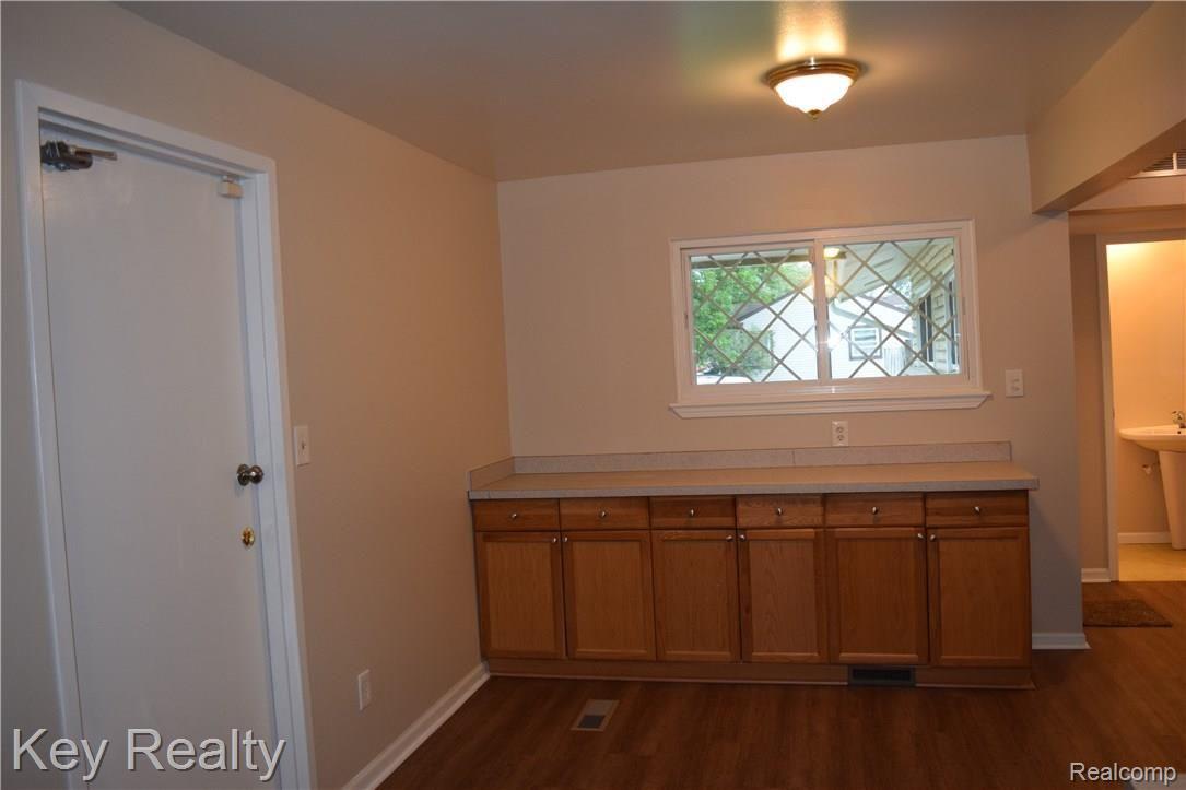 26348 Beverly Road Taylor, MI 48180 - Photo 6 of 27 6.JPG