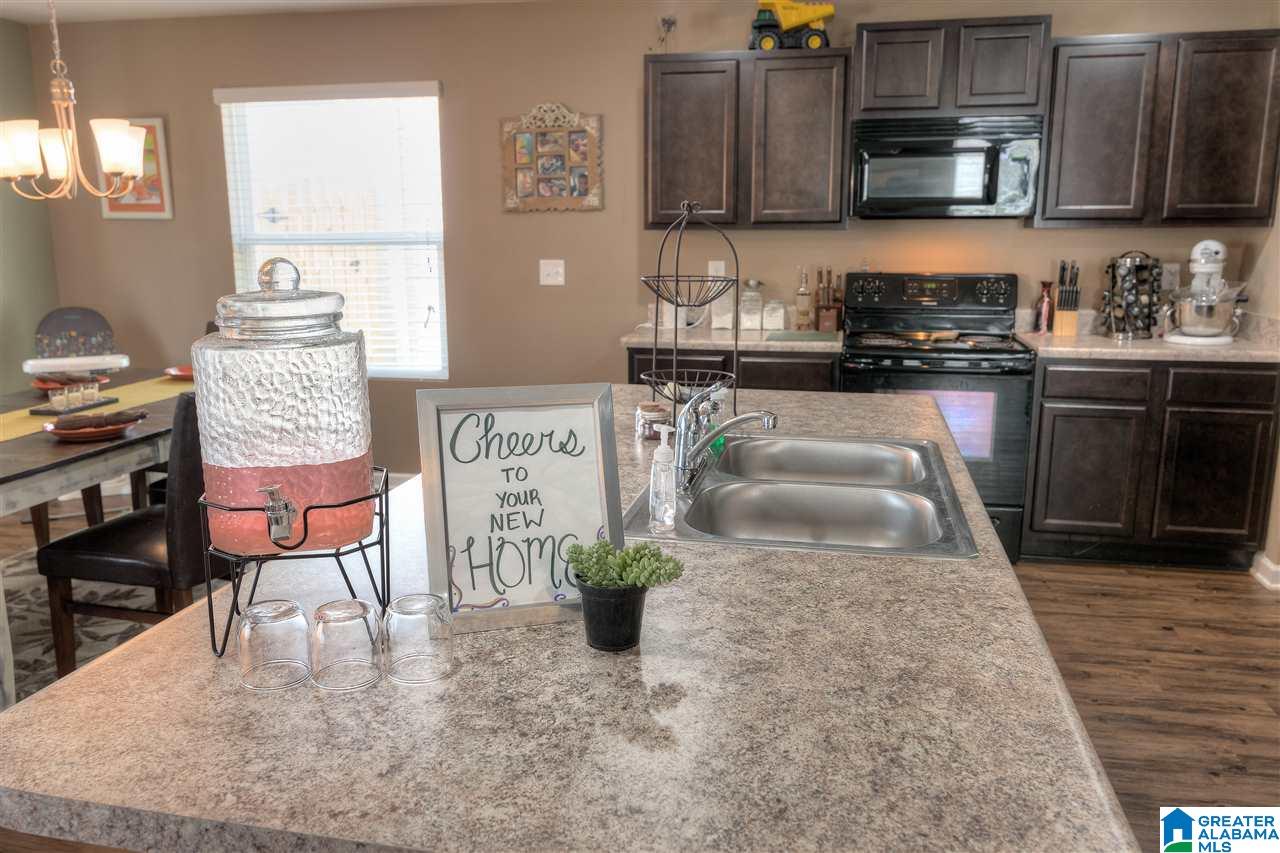 402 Reed Way Kimberly, AL 35091 - Photo 4 of 26